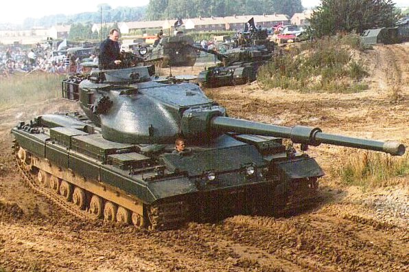 Тяжелый танк FV-214 «Conqueror».